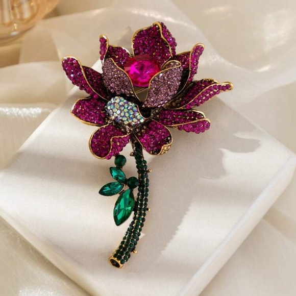 Pink Crystal Flower Brooch / Pendant 🌸✨ - Picture 3 of 9